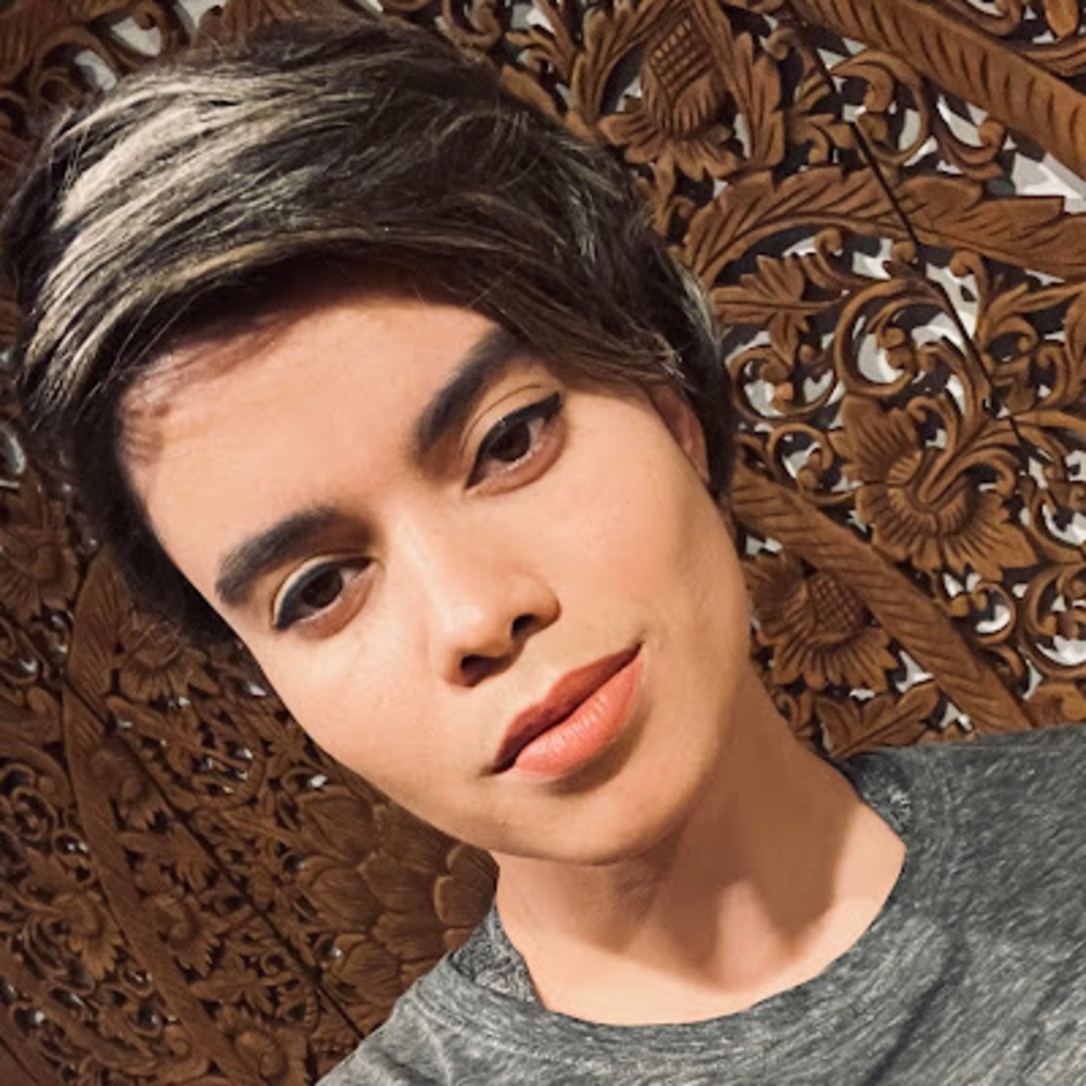 Meet your Posher, Yanett